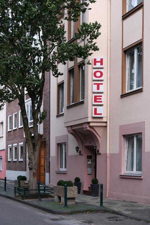 فندق دوسلدورففي  هوتل إنجيلبيرت المظهر الخارجي الصورة